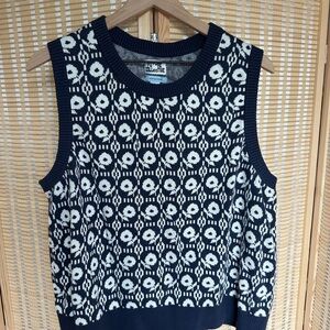 Navy and White Patterned Women's Sleeveless Sweater